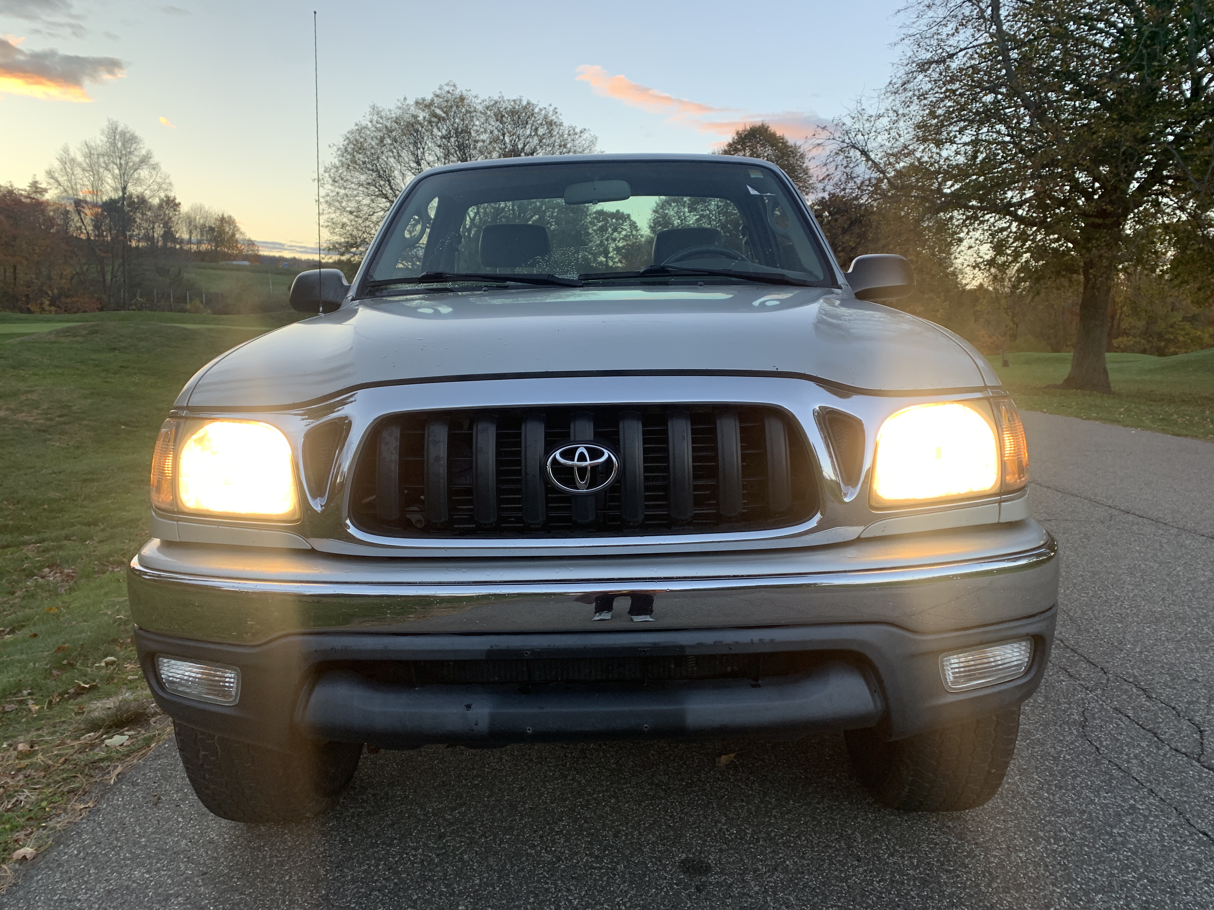 2004 Toyota Tacoma SR5 4x4 Pickup — photo 15